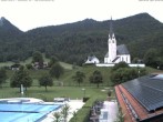 Archiv Foto Webcam Kreuth: Kirche und Freibad 05:00