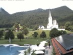 Archiv Foto Webcam Kreuth: Kirche und Freibad 09:00