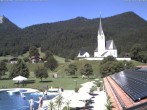 Archiv Foto Webcam Kreuth: Kirche und Freibad 09:00