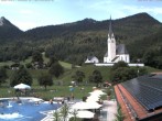 Archiv Foto Webcam Kreuth: Kirche und Freibad 11:00