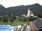 Archiv Foto Webcam Kreuth: Kirche und Freibad 17:00