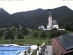 Archiv Foto Webcam Kreuth: Kirche und Freibad 19:00