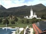 Archiv Foto Webcam Kreuth: Kirche und Freibad 10:00