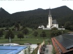Archiv Foto Webcam Kreuth: Kirche und Freibad 12:00