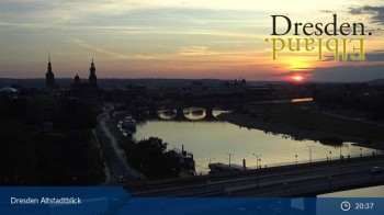 Dresden Terrassenufer - Blick auf die Altstadt